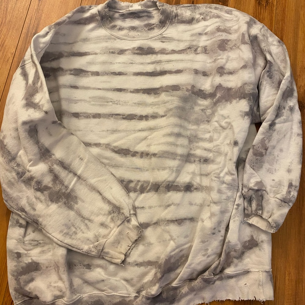 Oversized comfy tie-dye sweatshirt